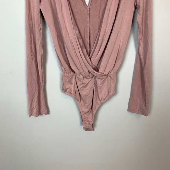 Lulu's | wrap front long sleeve bodysuit medium - Picture 2 of 7